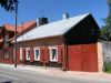 ul.3Maja 29. Po lewej dom nr 27 po przebudowie